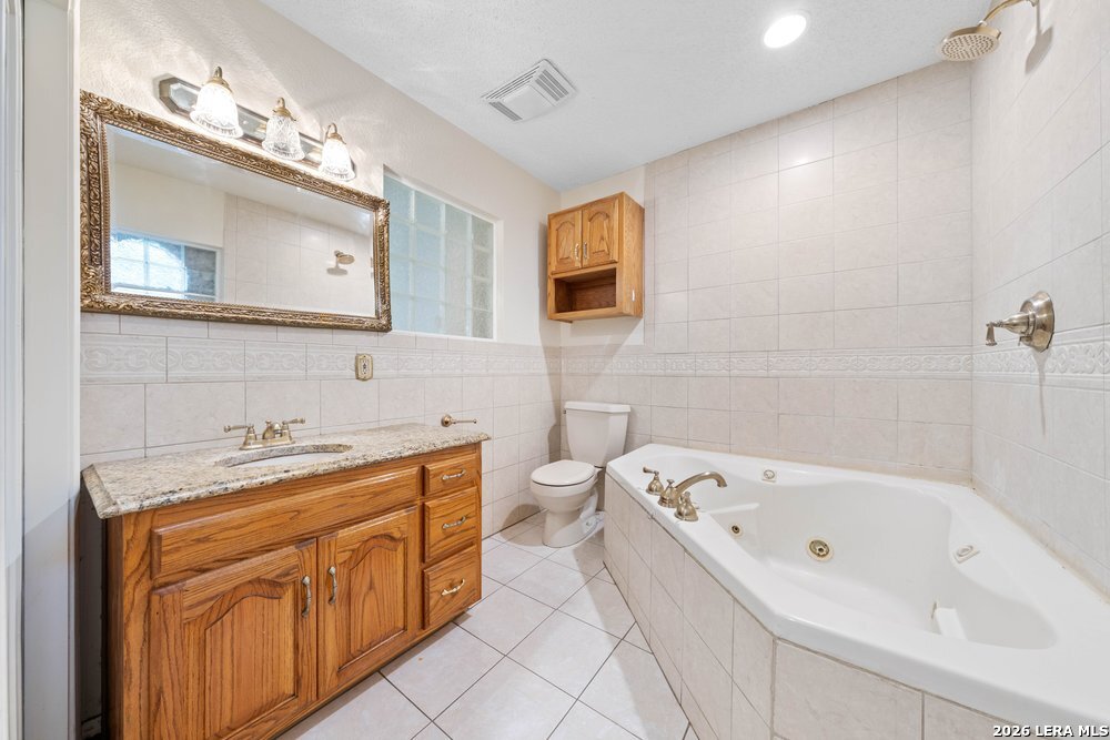 6323 Forest Bend San Antonio TX 78240