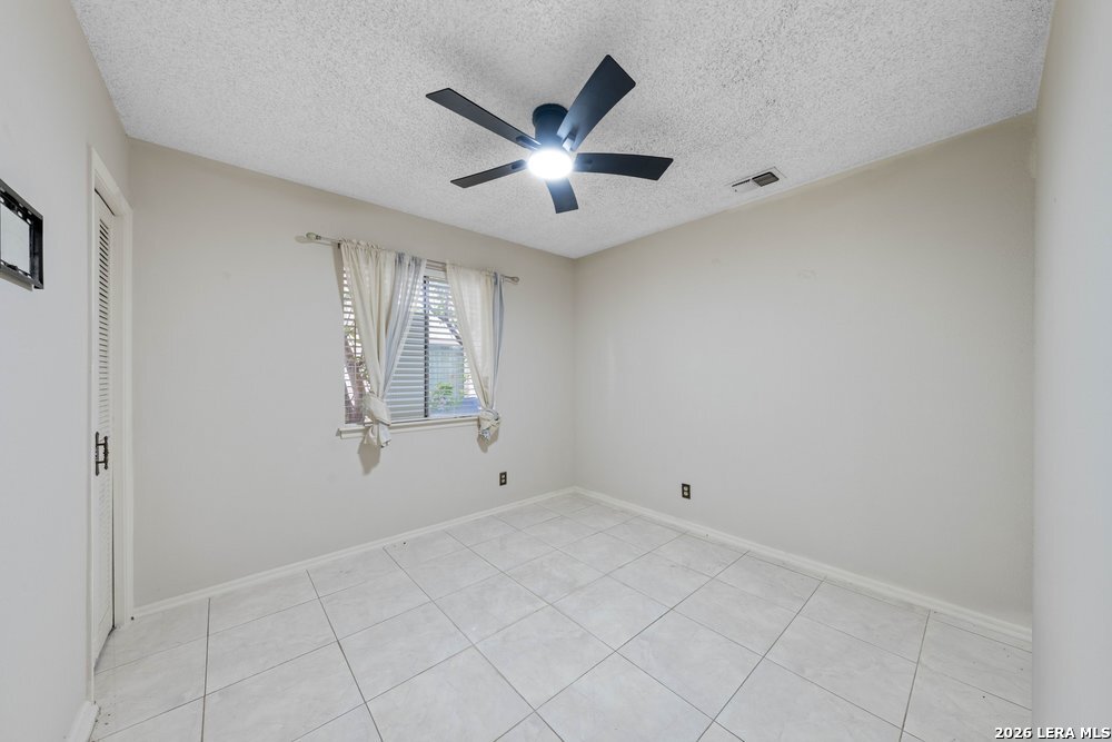 6323 Forest Bend San Antonio TX 78240