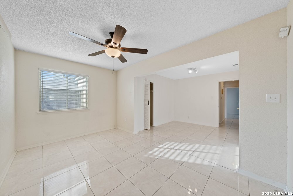6323 Forest Bend San Antonio TX 78240