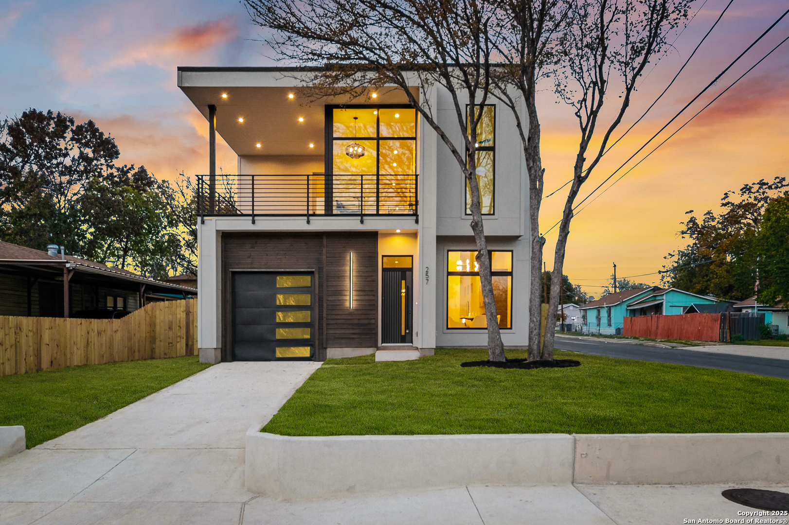 257 E Baylor San Antonio TX 78204
