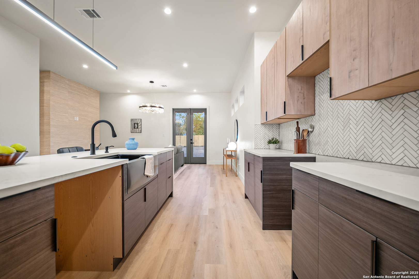 257 E Baylor San Antonio TX 78204