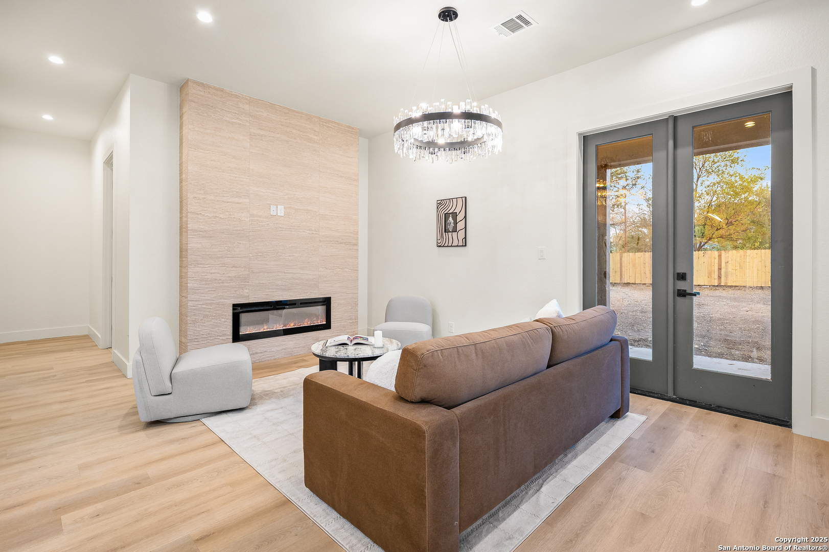 257 E Baylor San Antonio TX 78204