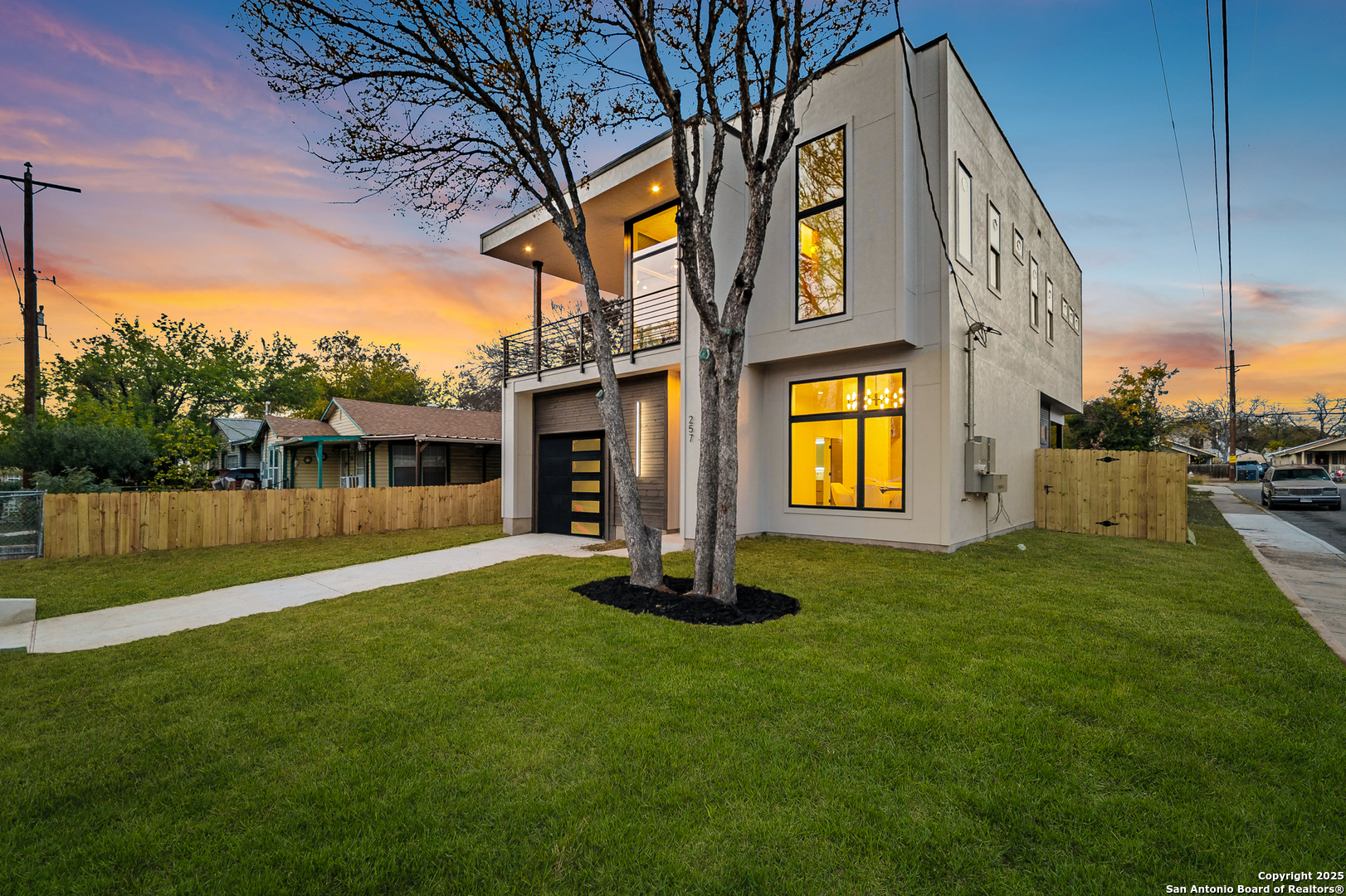257 E Baylor San Antonio TX 78204