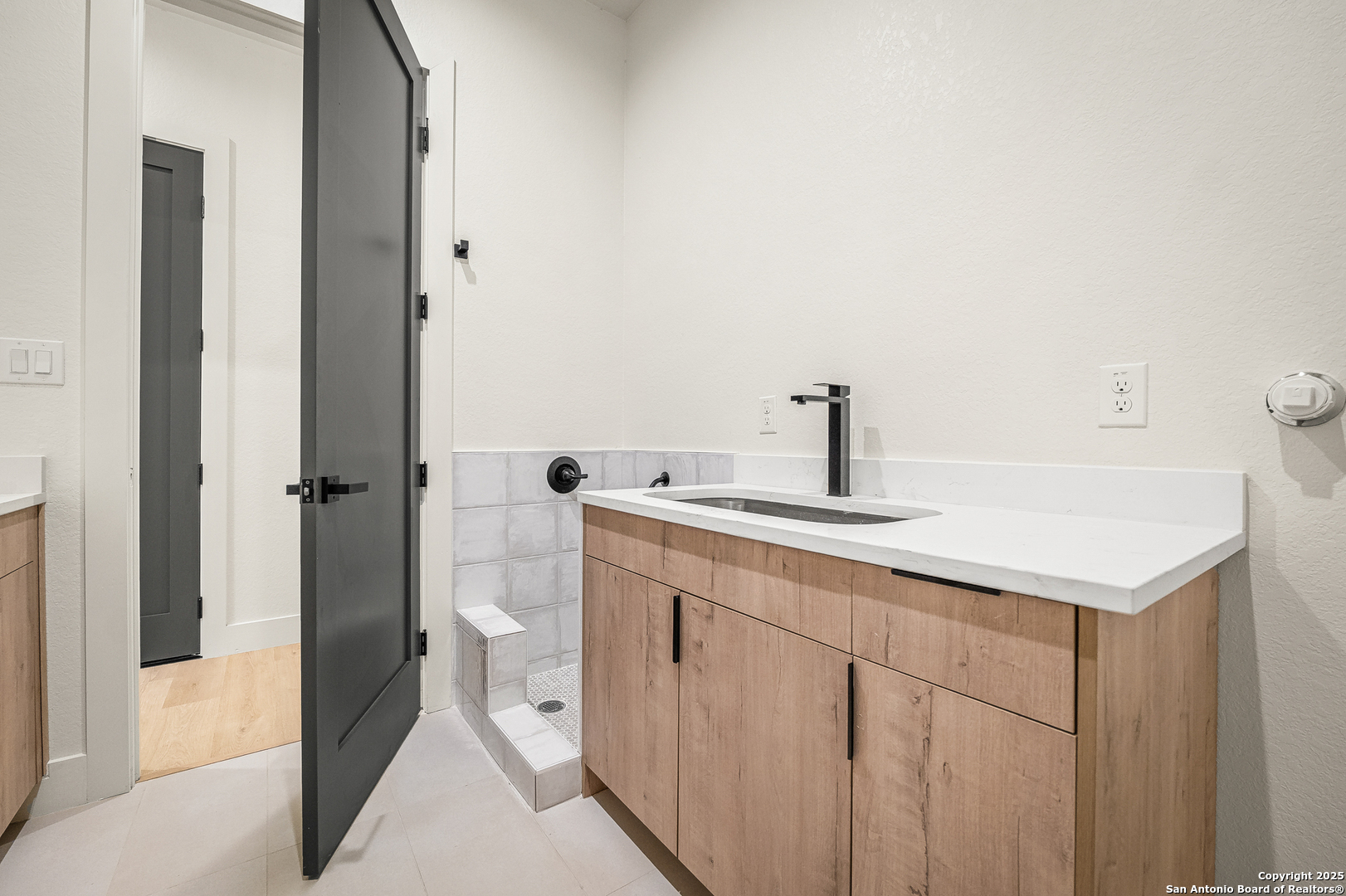 257 E Baylor San Antonio TX 78204