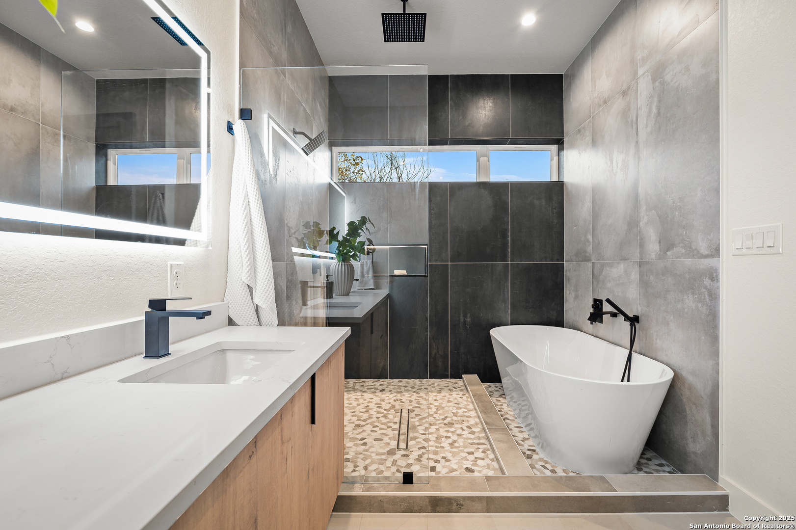 257 E Baylor San Antonio TX 78204
