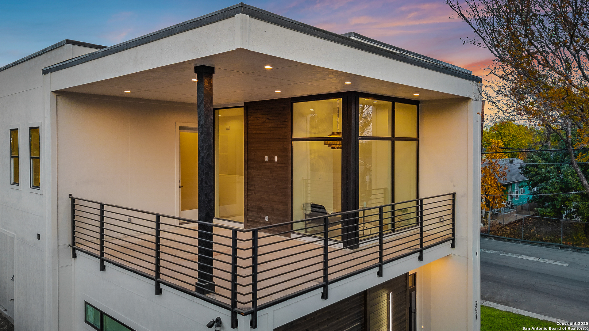 257 E Baylor San Antonio TX 78204