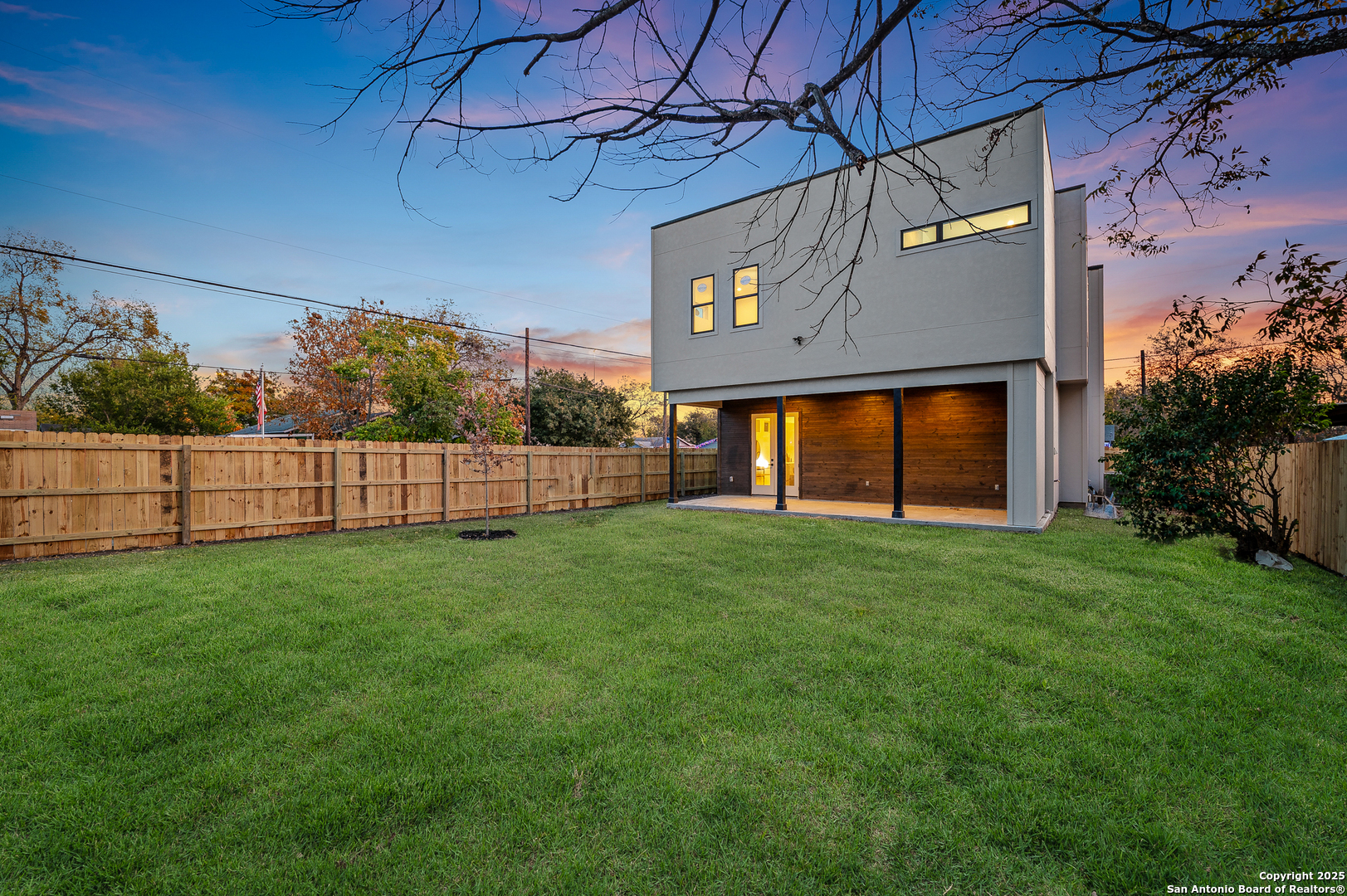 257 E Baylor San Antonio TX 78204
