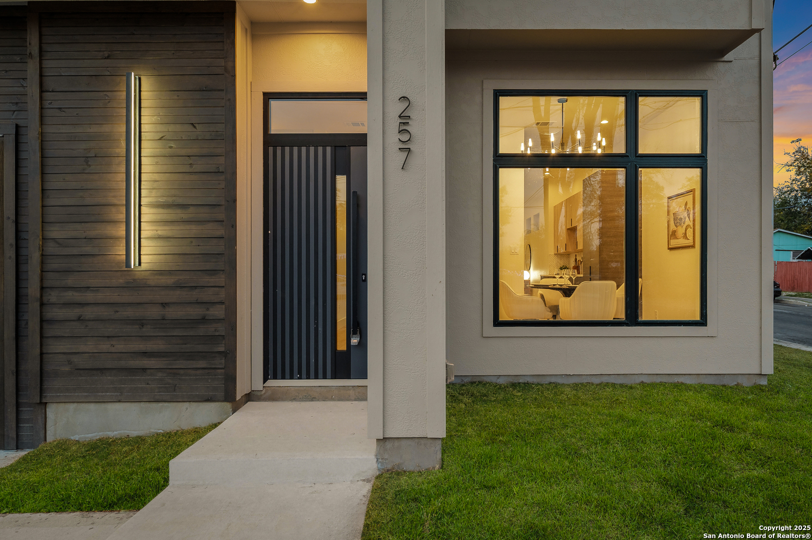 257 E Baylor San Antonio TX 78204