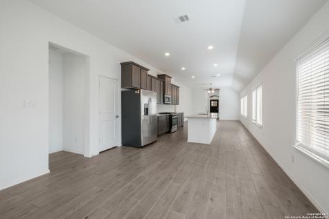 2721 Barkey Springs San Antonio TX 78245