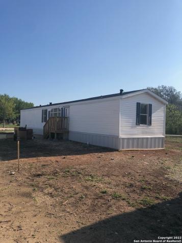 1914 14th Street Hondo TX 78861