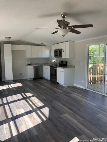 1914 14th Street Hondo TX 78861