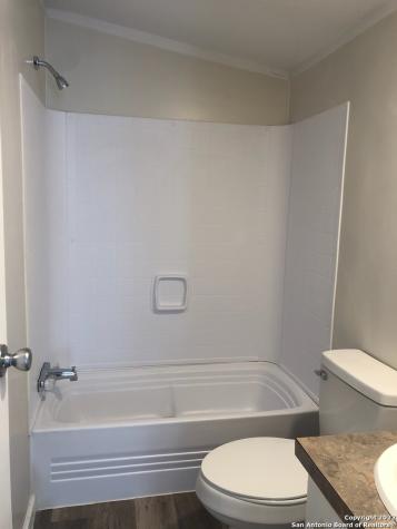 1914 14th Street Hondo TX 78861