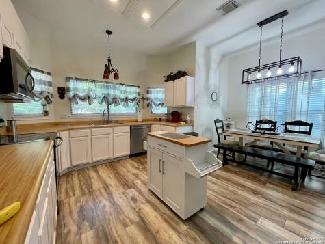 6111 Quail Feather Lane San Antonio TX 78233