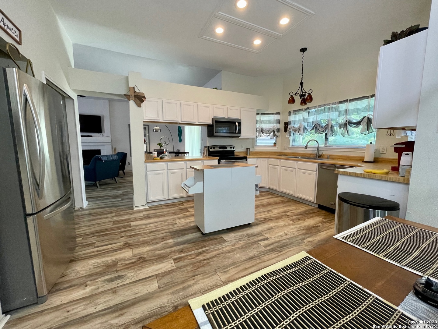 6111 Quail Feather Lane San Antonio TX 78233