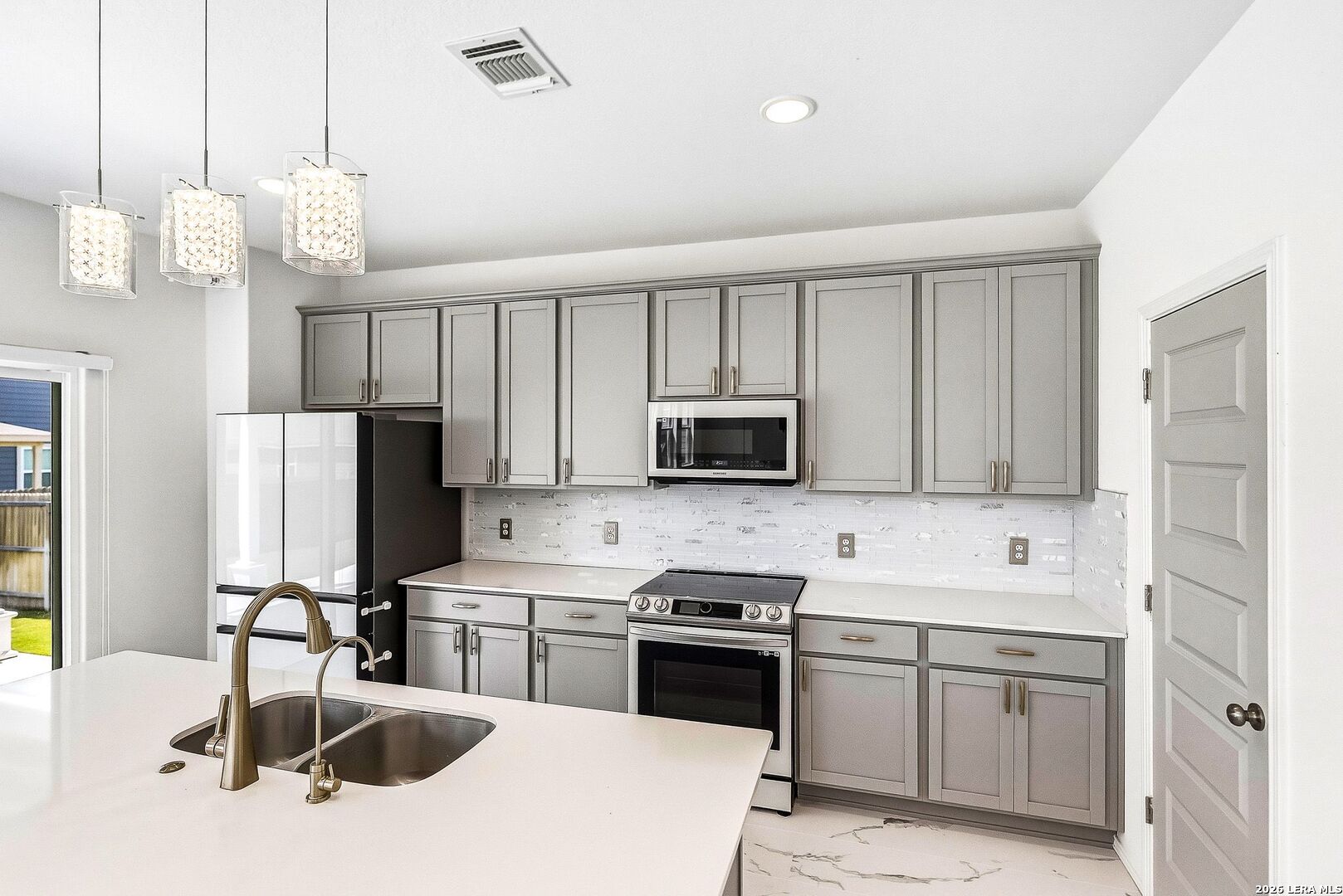 207 Brook Shadow Cibolo TX 78108