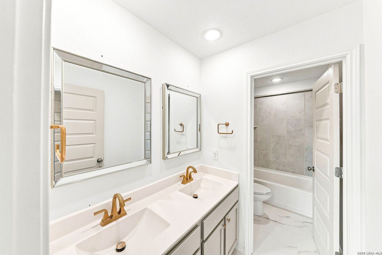 207 Brook Shadow Cibolo TX 78108