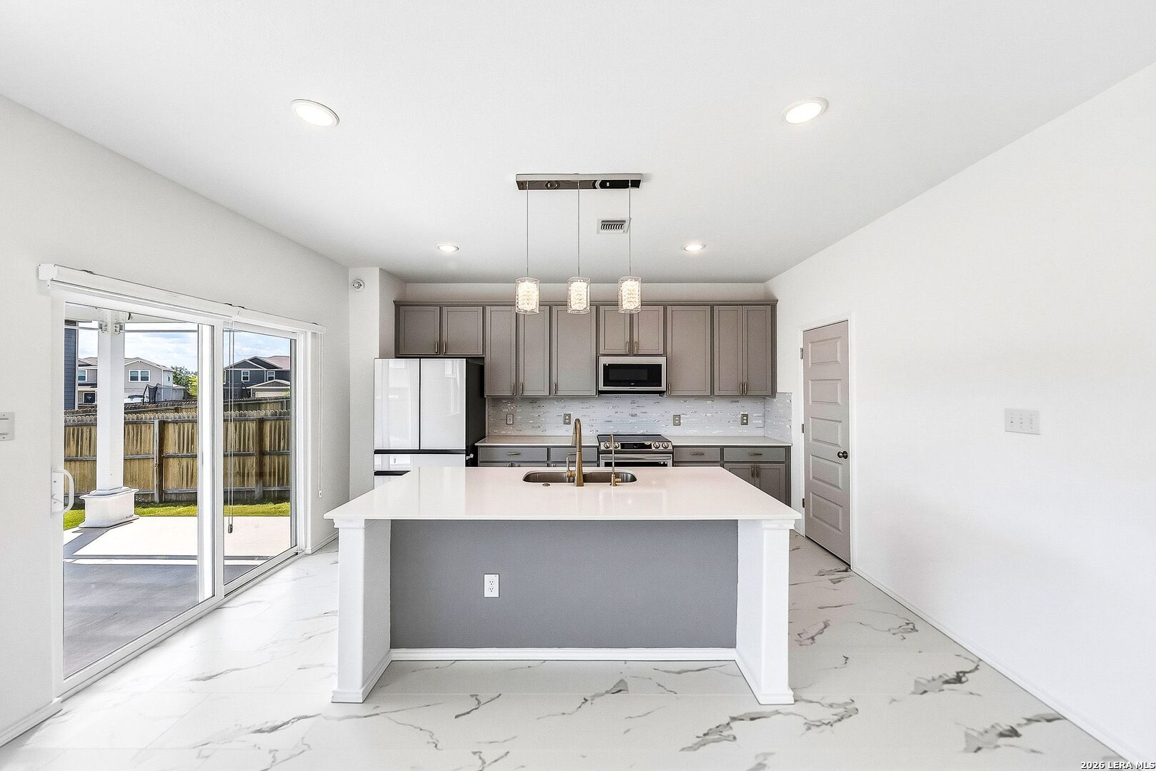 207 Brook Shadow Cibolo TX 78108