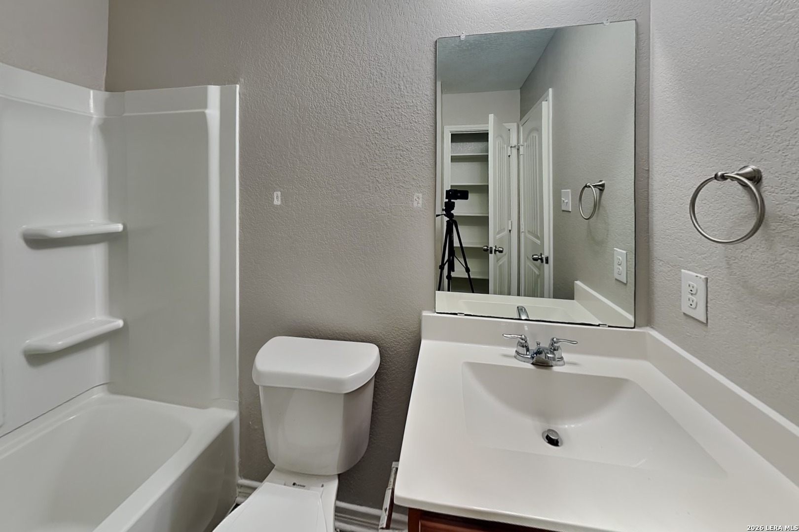 1519 Overlook Bank San Antonio TX 78245