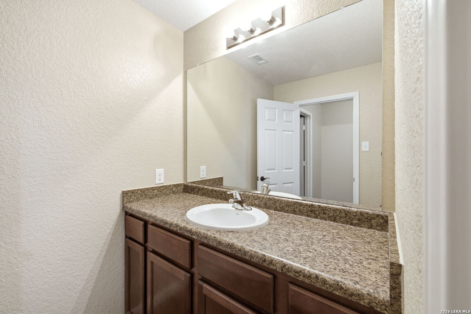 3915 Southern Sky San Antonio TX 78222