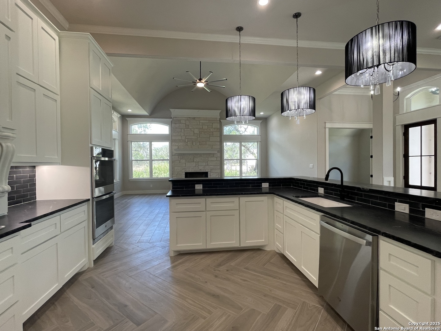 399 Bauer Lane Castroville TX 78009