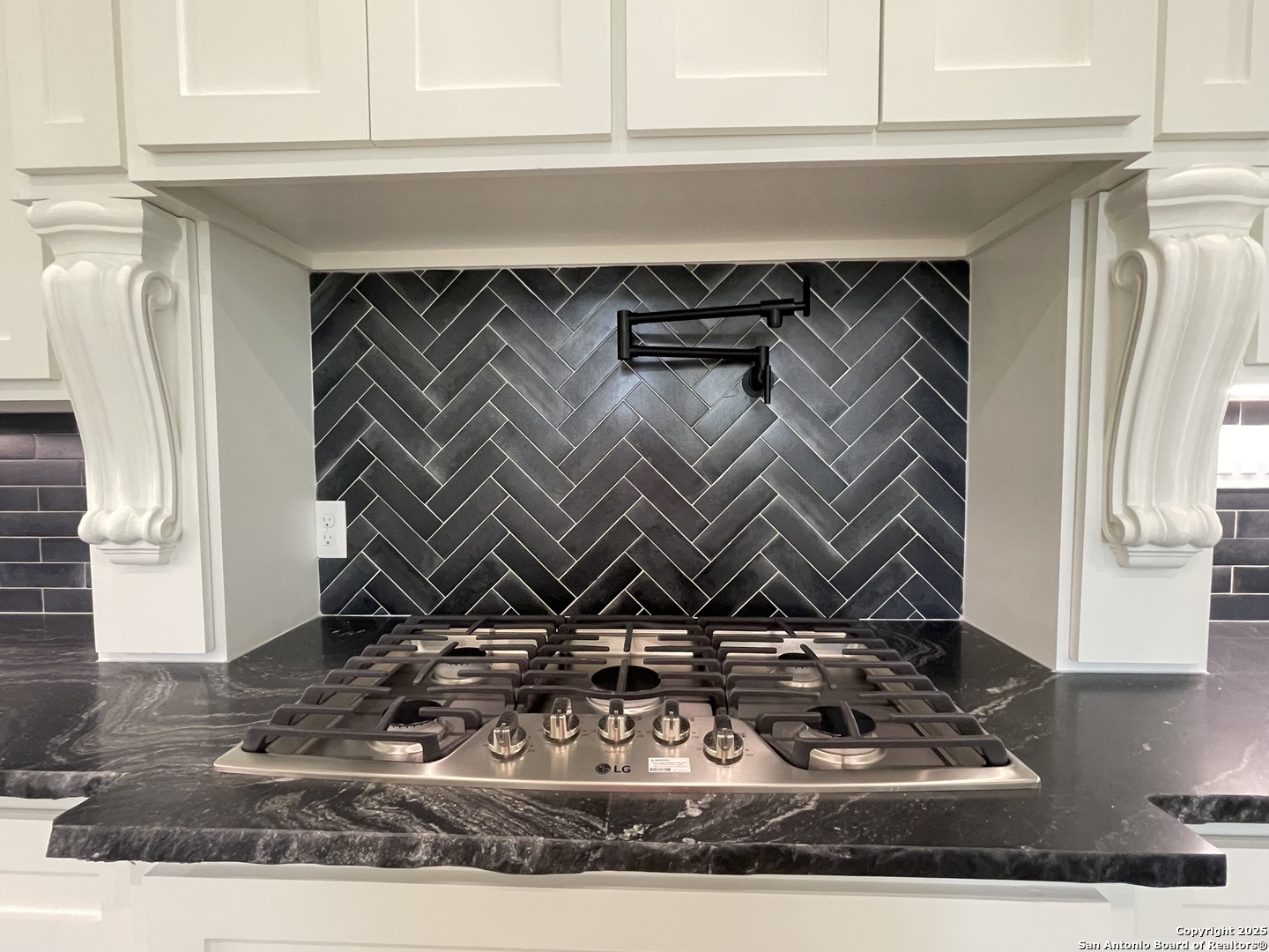 399 Bauer Lane Castroville TX 78009