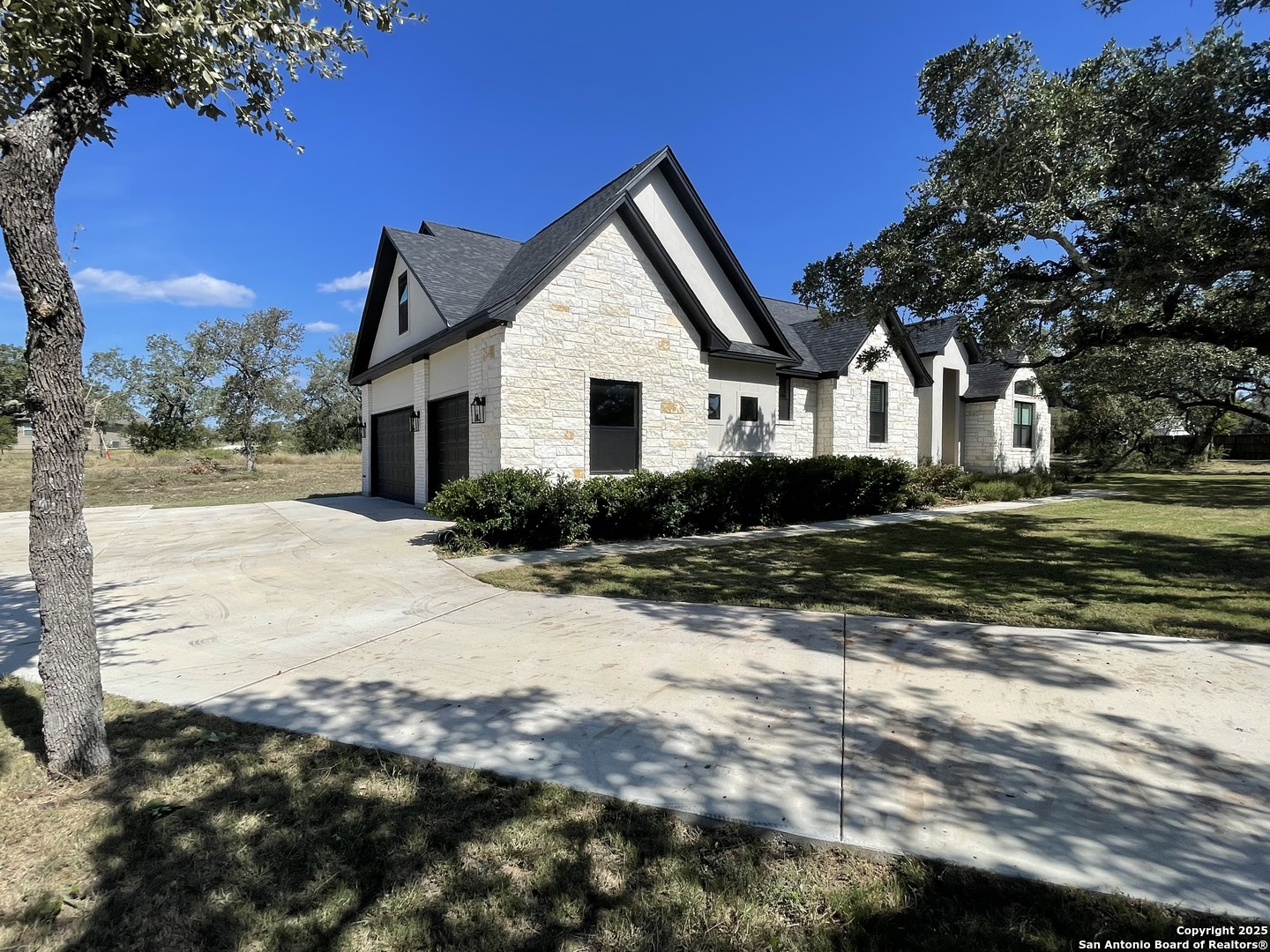 399 Bauer Lane Castroville TX 78009