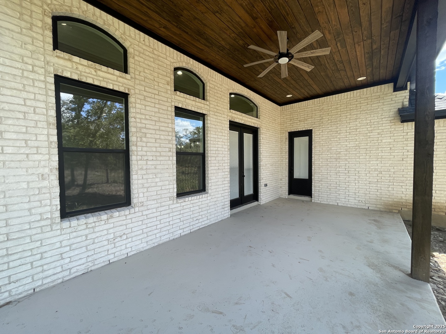 399 Bauer Lane Castroville TX 78009