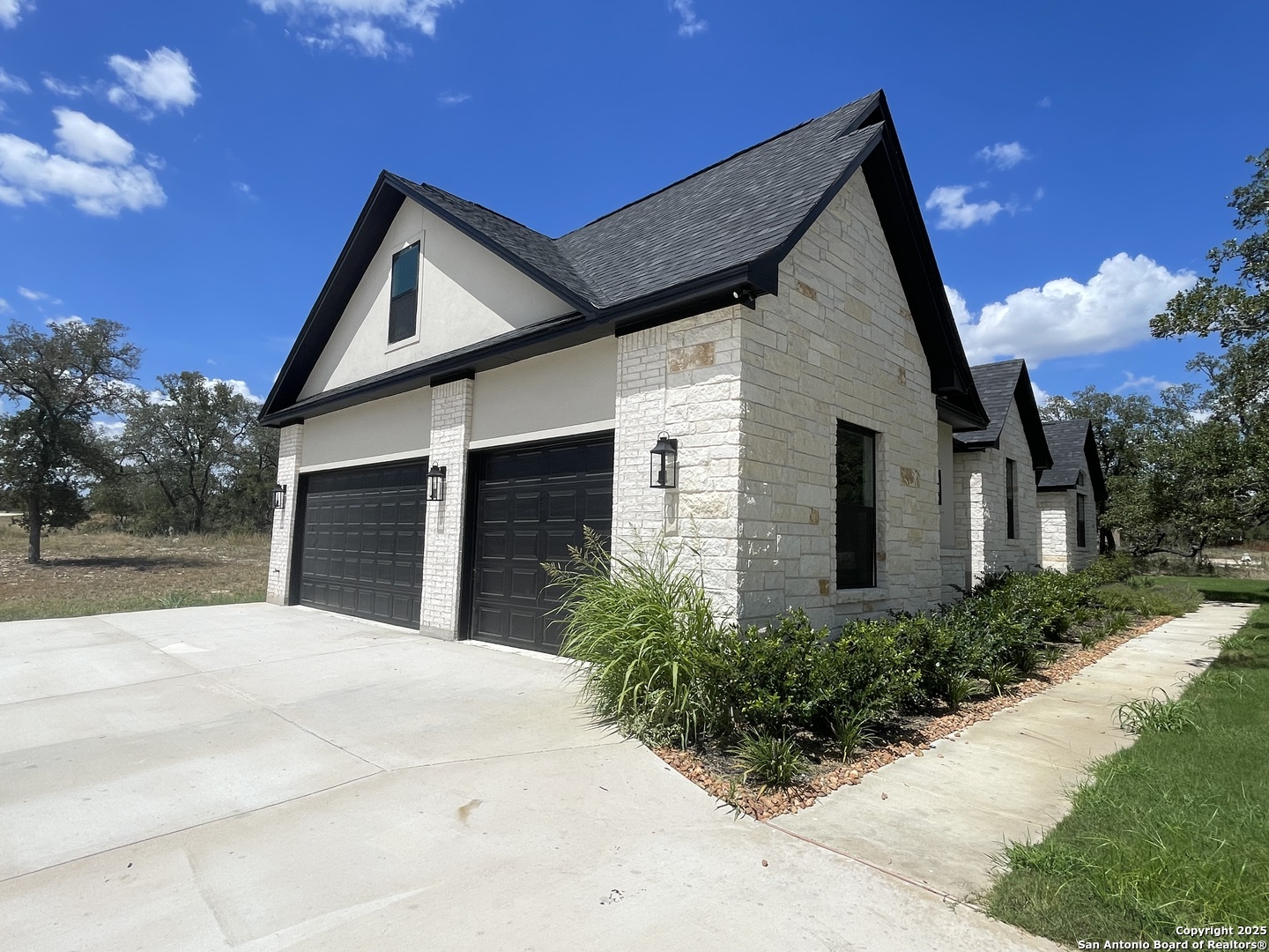 399 Bauer Lane Castroville TX 78009