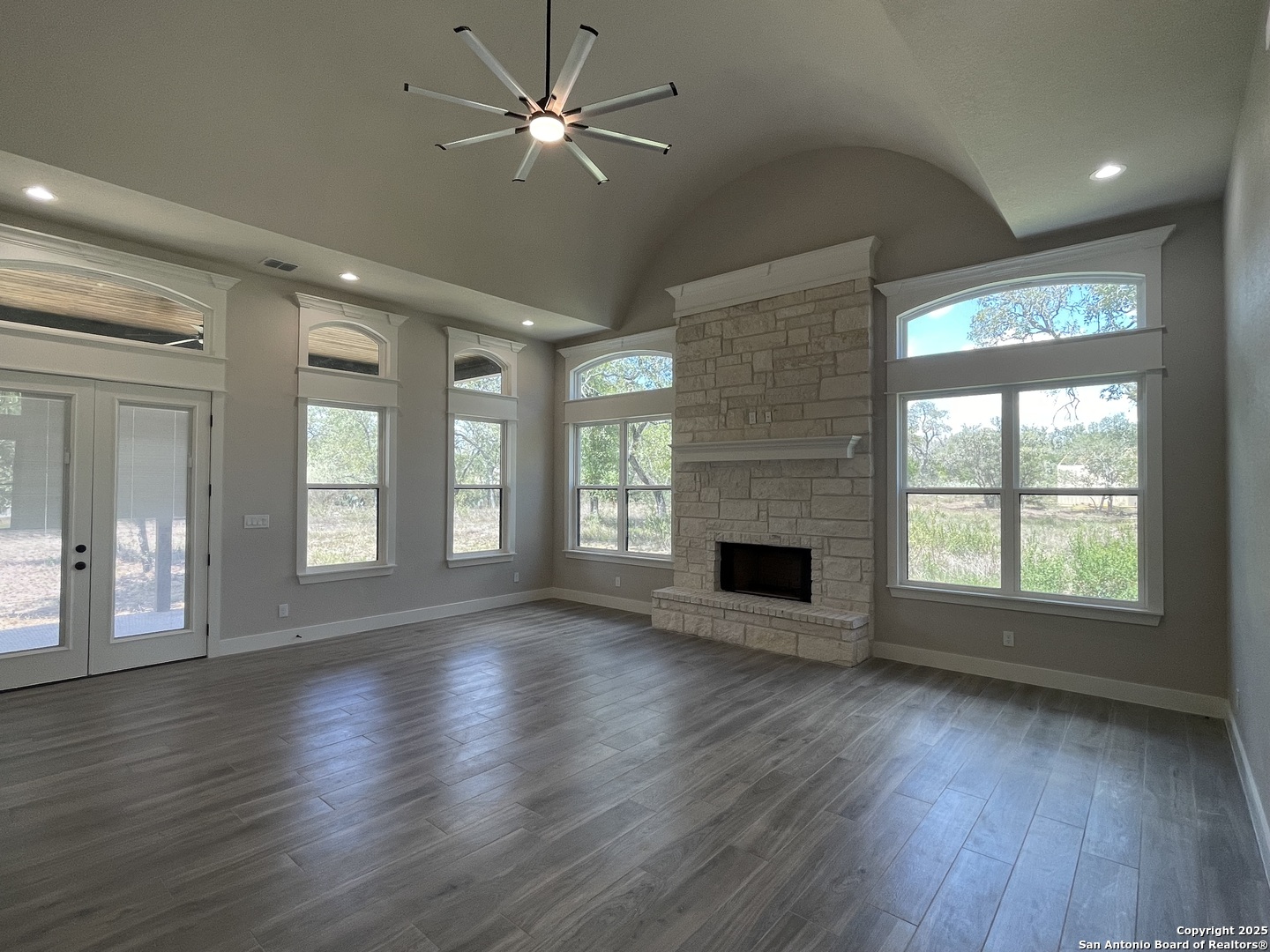 399 Bauer Lane Castroville TX 78009