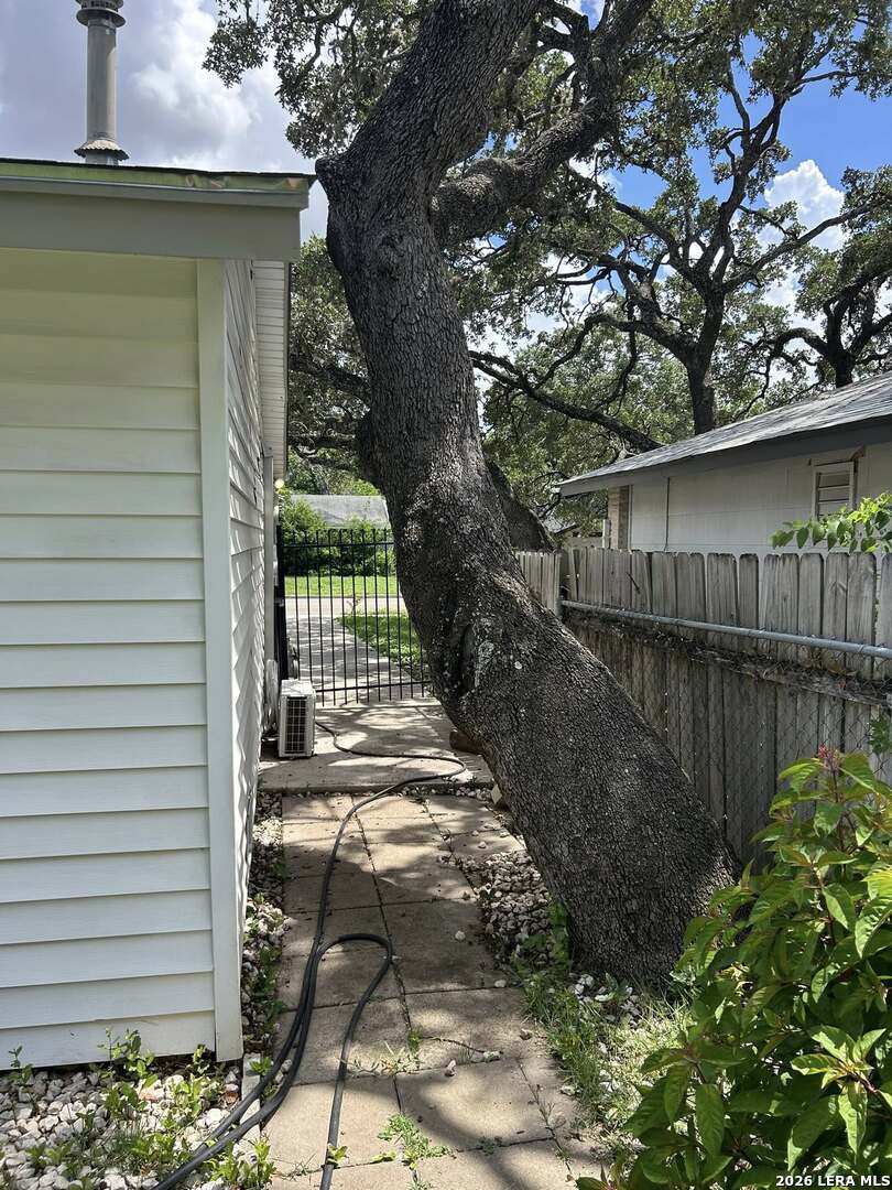 4035 Barrington San Antonio TX 78217