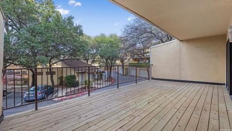 8642 Fredericksburg San Antonio TX 78240