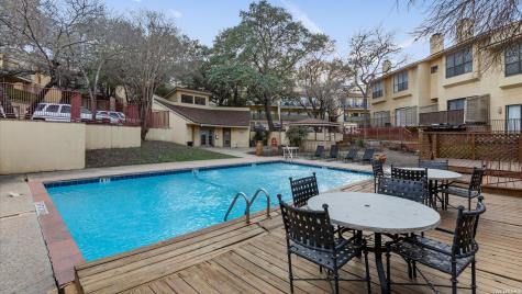 8642 Fredericksburg San Antonio TX 78240