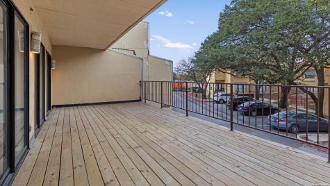 8642 Fredericksburg San Antonio TX 78240