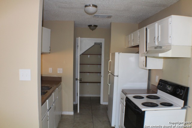 5216 Meadow Field San Antonio TX 78250