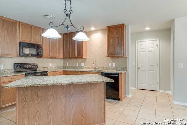 3735 Sumantra Cliff San Antonio TX 78261