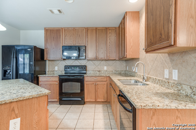 3735 Sumantra Cliff San Antonio TX 78261
