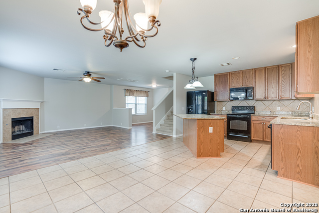 3735 Sumantra Cliff San Antonio TX 78261