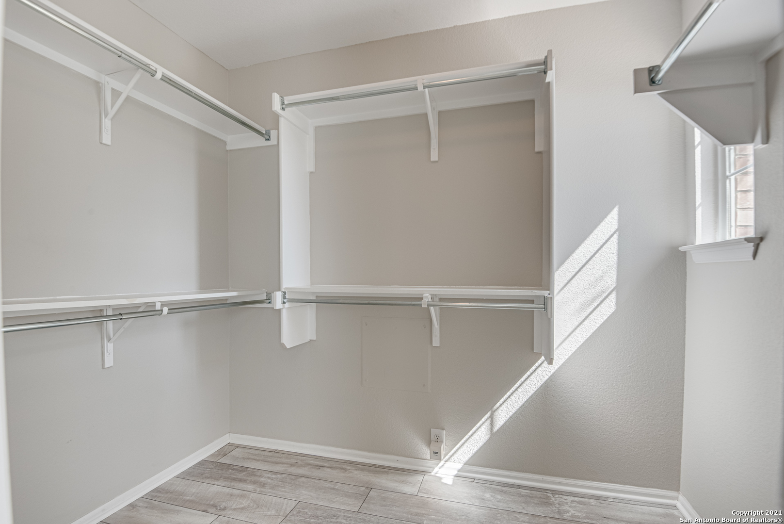 3735 Sumantra Cliff San Antonio TX 78261