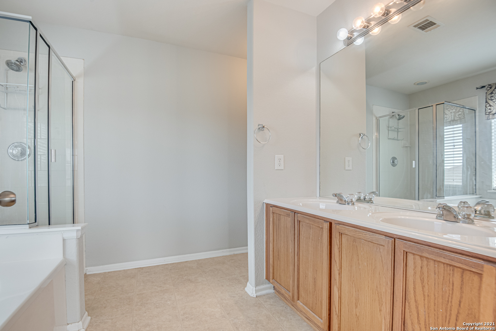 3735 Sumantra Cliff San Antonio TX 78261