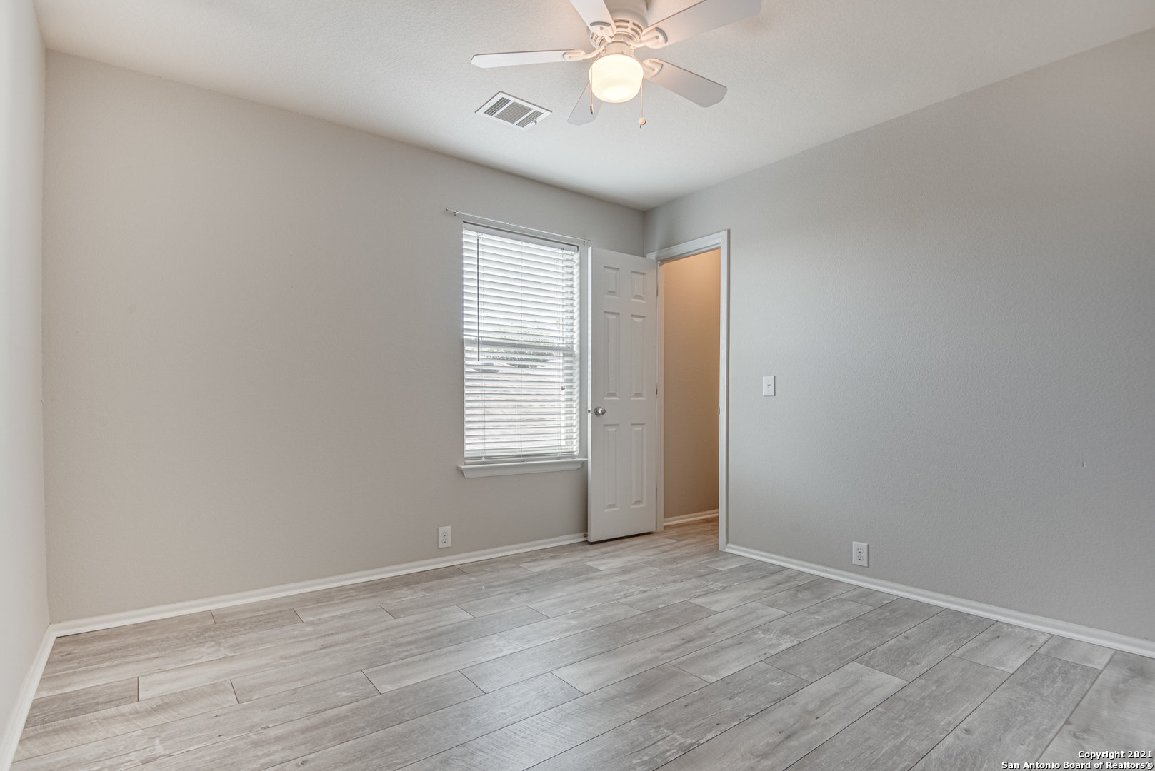 3735 Sumantra Cliff San Antonio TX 78261