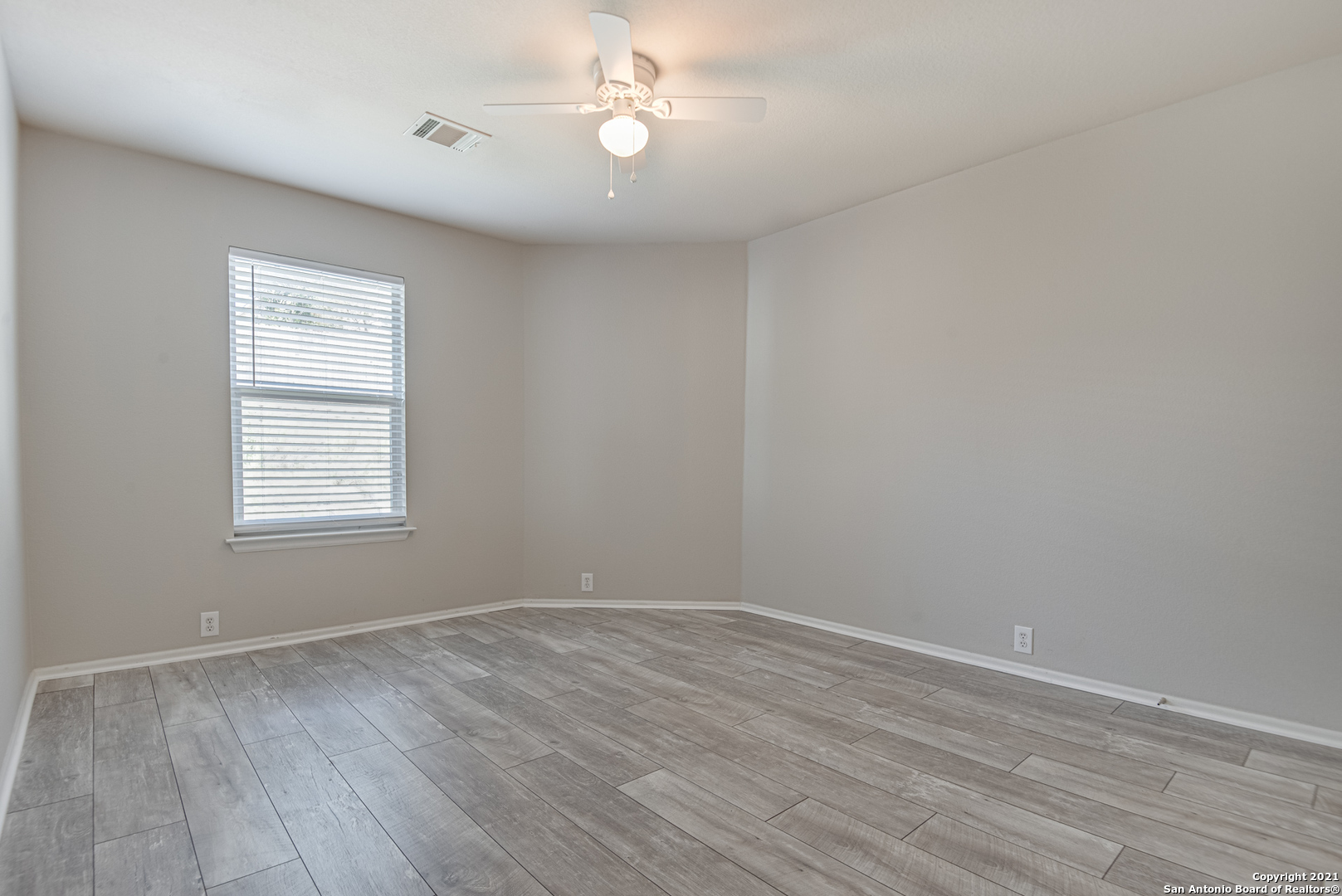 3735 Sumantra Cliff San Antonio TX 78261
