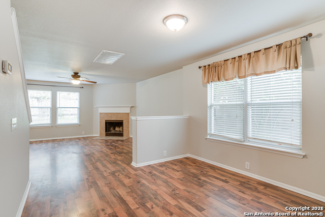 3735 Sumantra Cliff San Antonio TX 78261