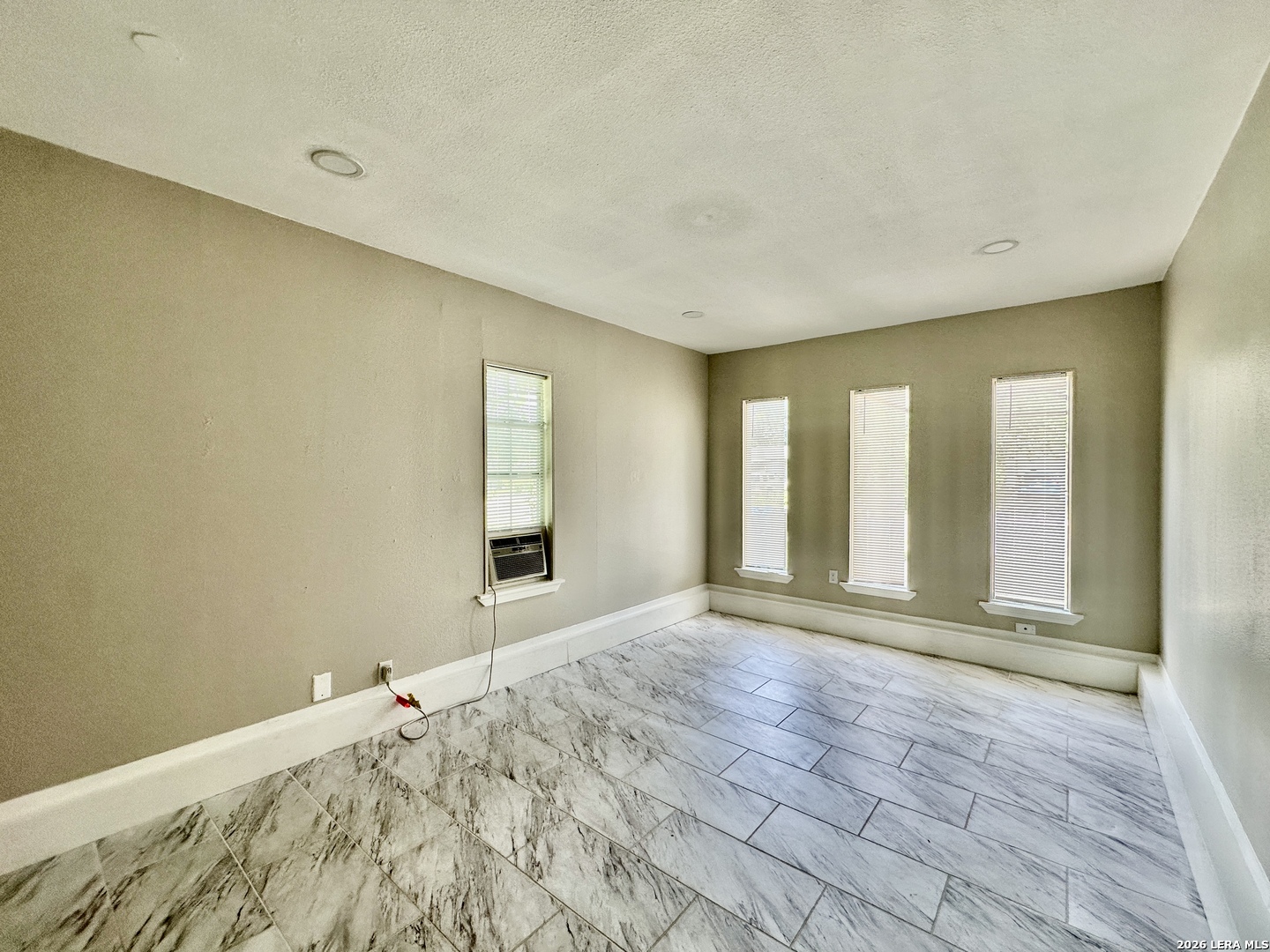 214 Basswood Drive San Antonio TX 78213
