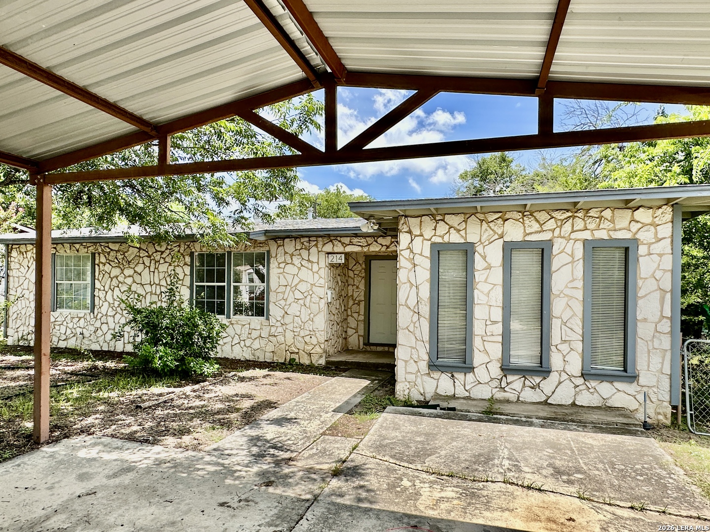 214 Basswood Drive San Antonio TX 78213