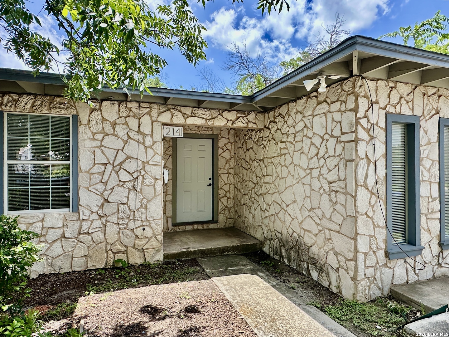 214 Basswood Drive San Antonio TX 78213