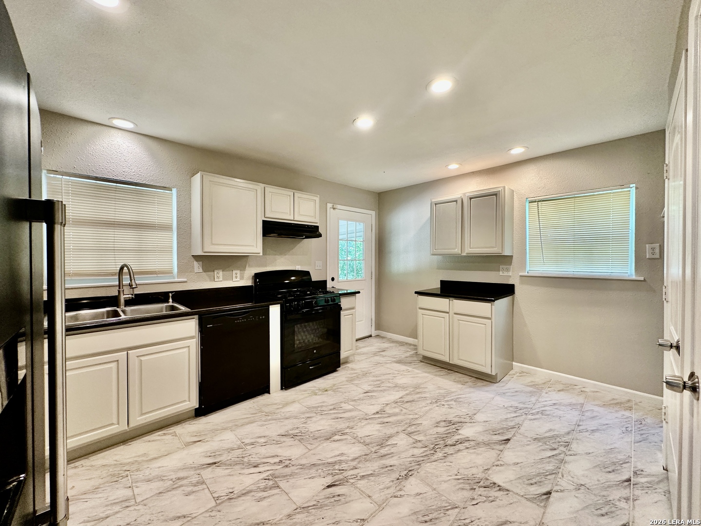214 Basswood Drive San Antonio TX 78213