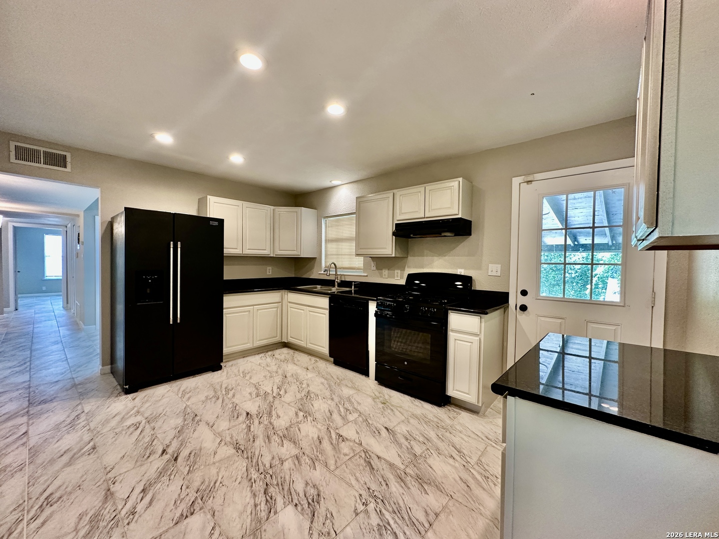 214 Basswood Drive San Antonio TX 78213
