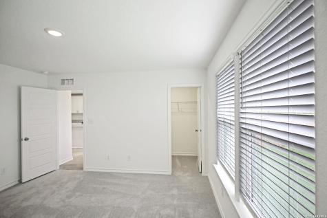 946 Bluegrass Point New Braunfels TX 78130