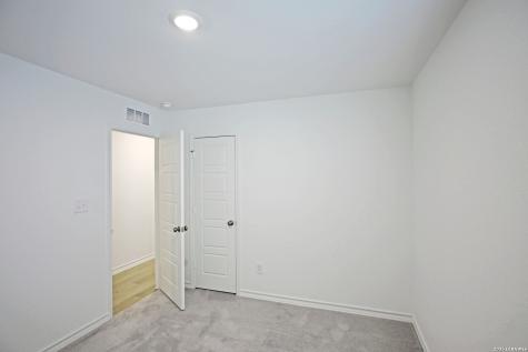 946 Bluegrass Point New Braunfels TX 78130