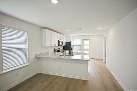 946 Bluegrass Point New Braunfels TX 78130